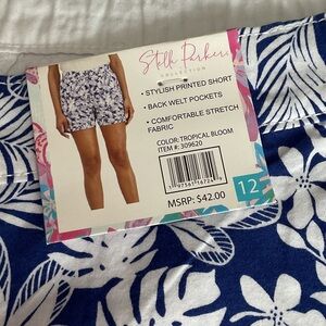 Stella Parker Women's Blue Floral Shorts
